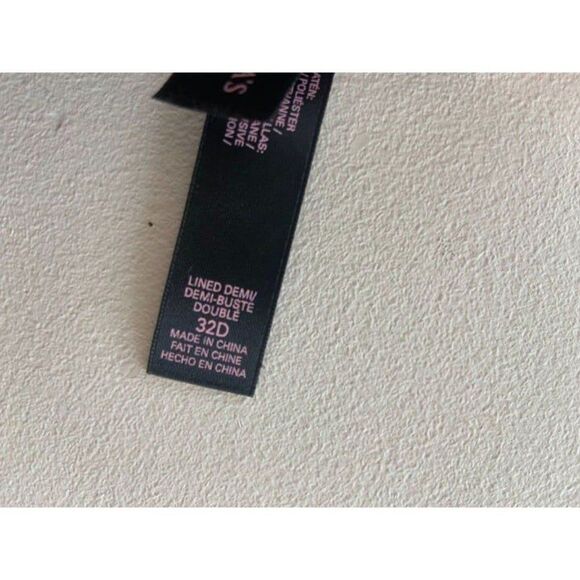 Victoria's Secret Corset (32 D) - Picture 4 of 7
